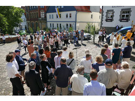 Fronleichnamsprozession durch die Straßen von Naumburg (Foto: Karl-Franz Thiede)